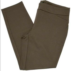 Dalia Slim Leg Stretch Pull On Pant